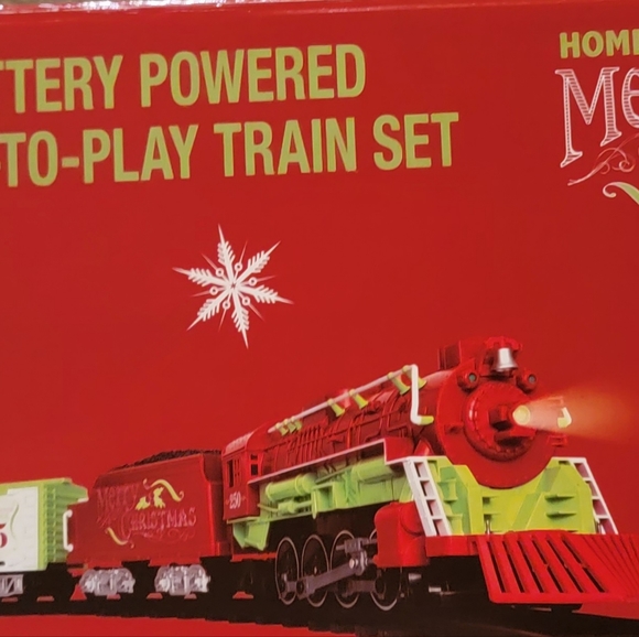 New Lionel Train Home for the Holiday - Picture 8 of 8